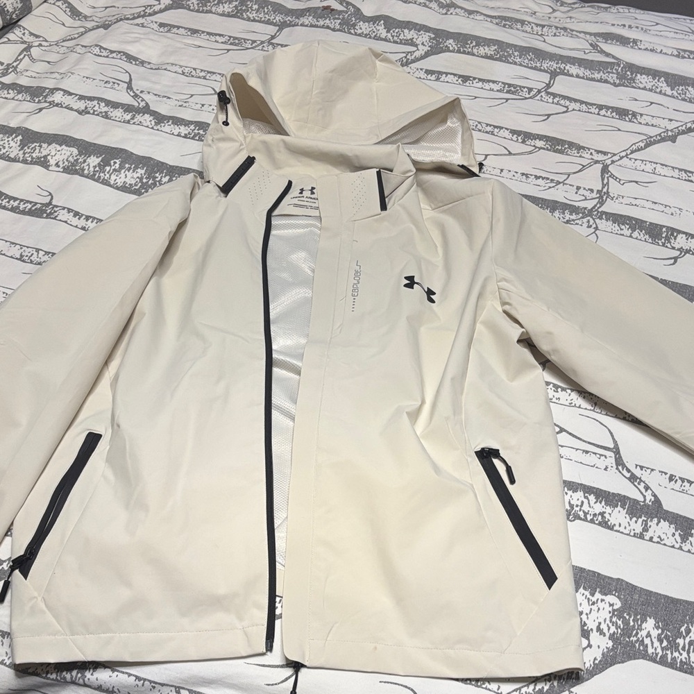 Under Armour Off-White Hooded Jacket with Black Details